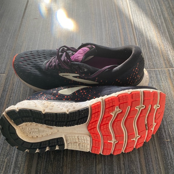 Women running shoes - Picture 3 of 4